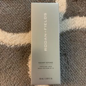 Rodan +Fields Dermacosmetics Shade: Golden